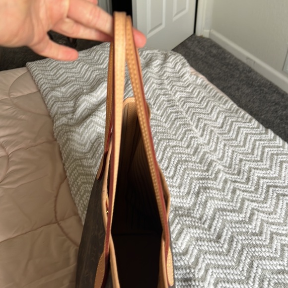 Authentic LV Neverfull MM - Picture 4 of 8